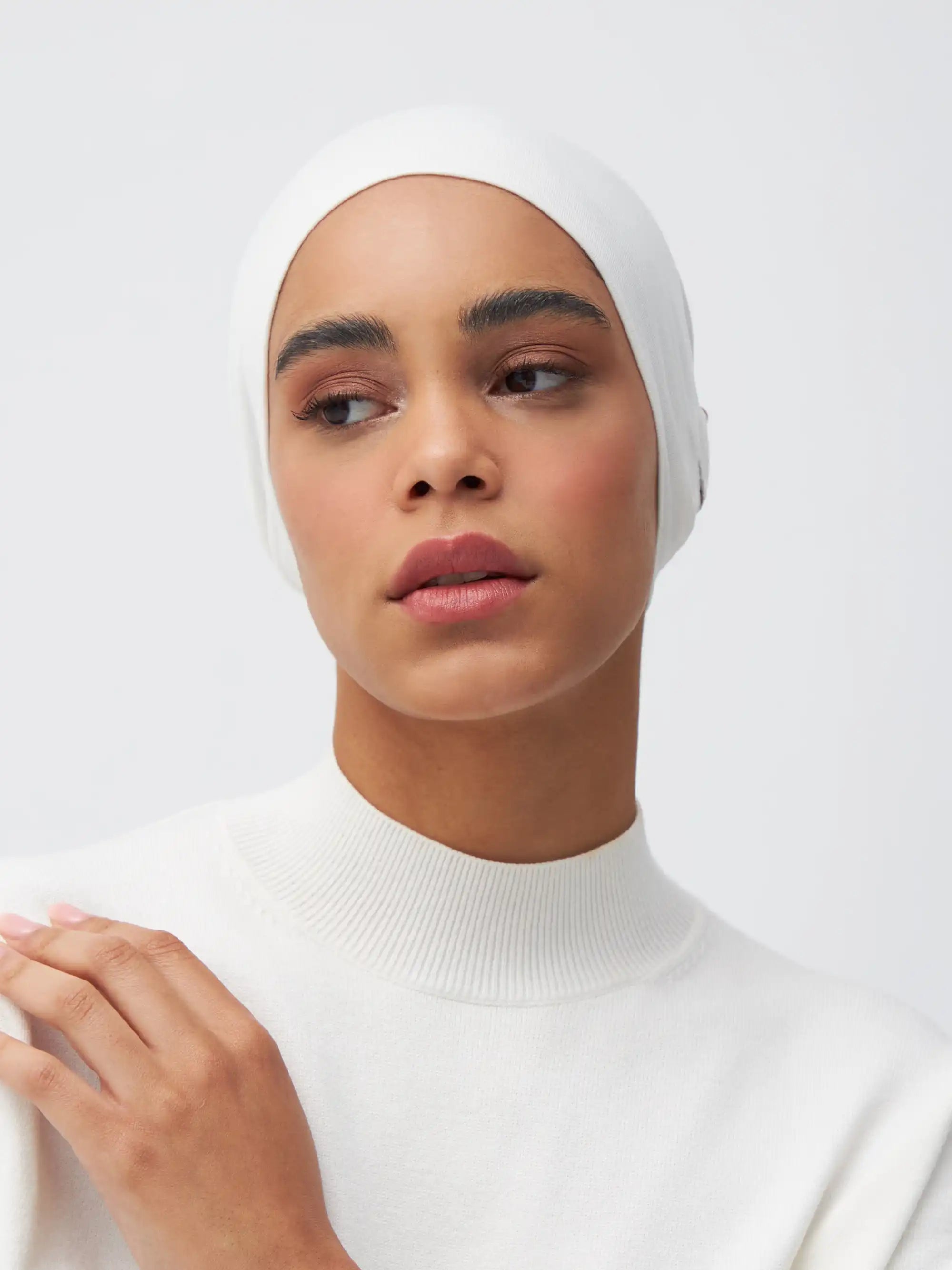 Slit Tie Back Underscarf - Ivory