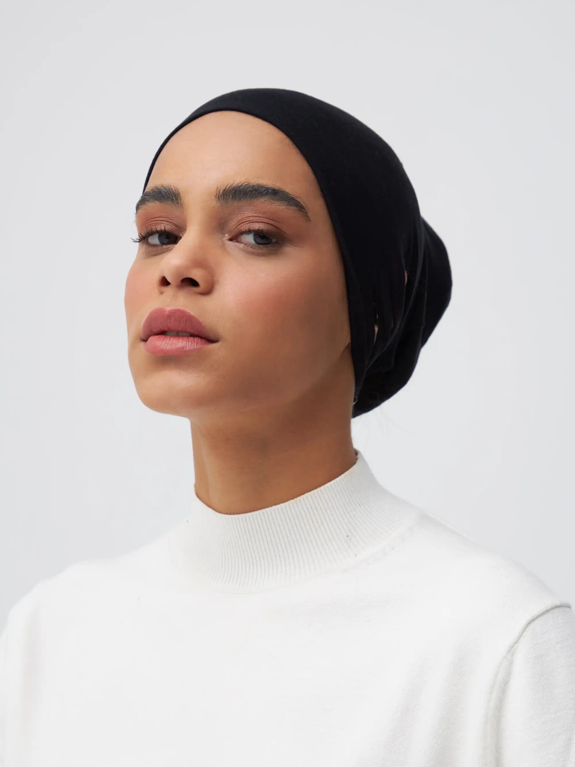 Slit Tie Back Underscarf - Black