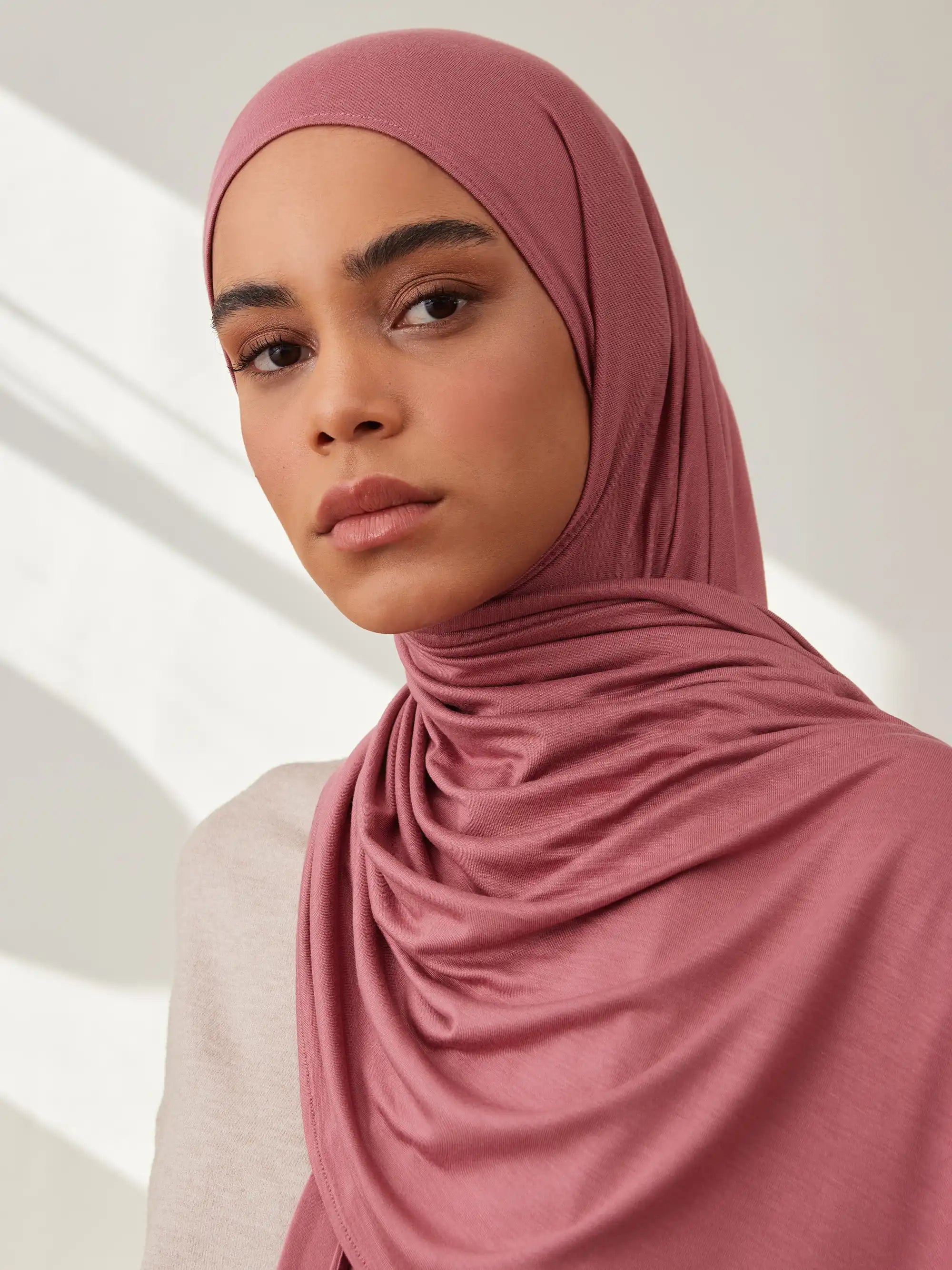 Premium Jersey Hijab - Garnet Rose