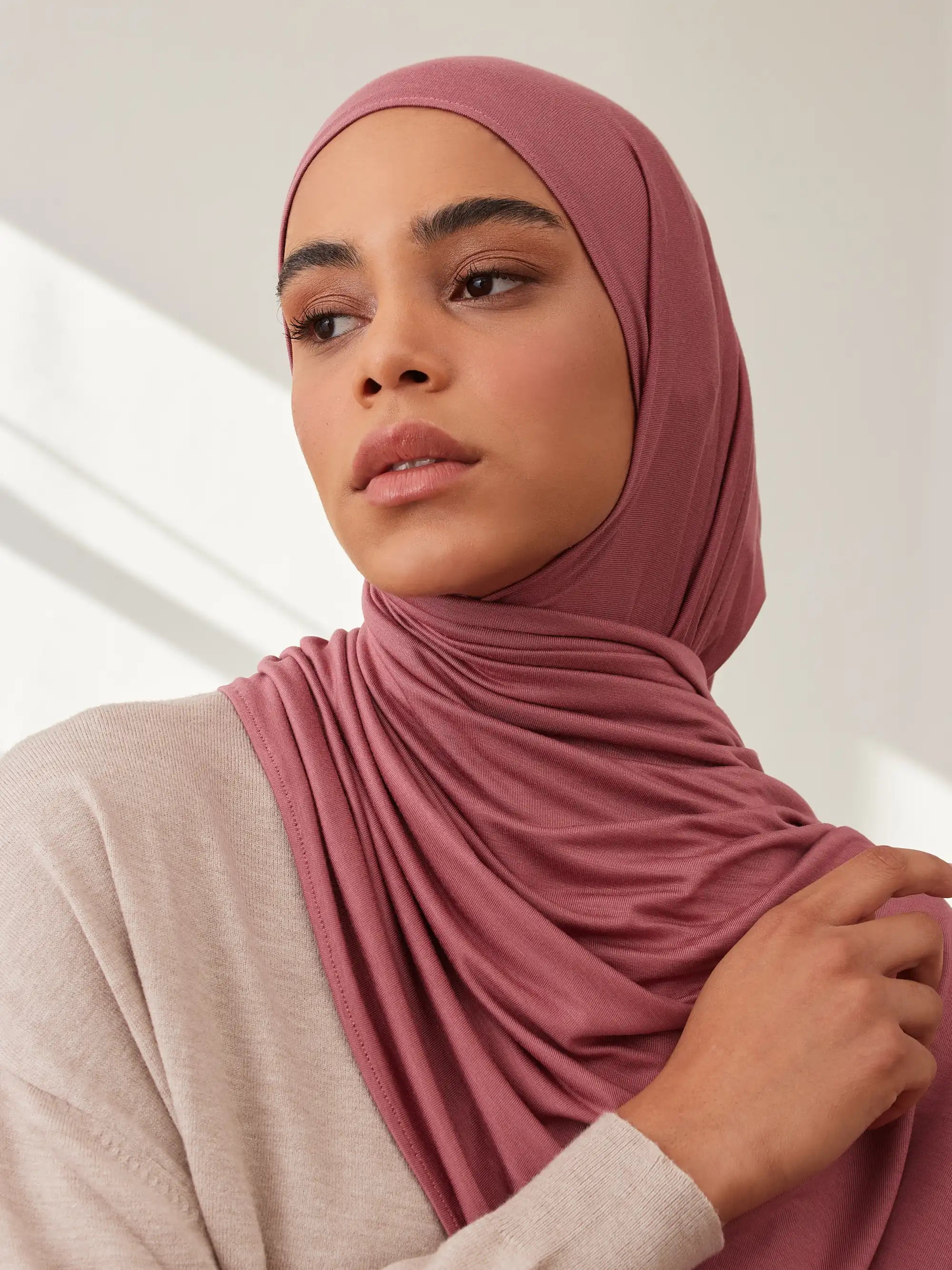 Small Premium Jersey Hijab - Garnet Rose