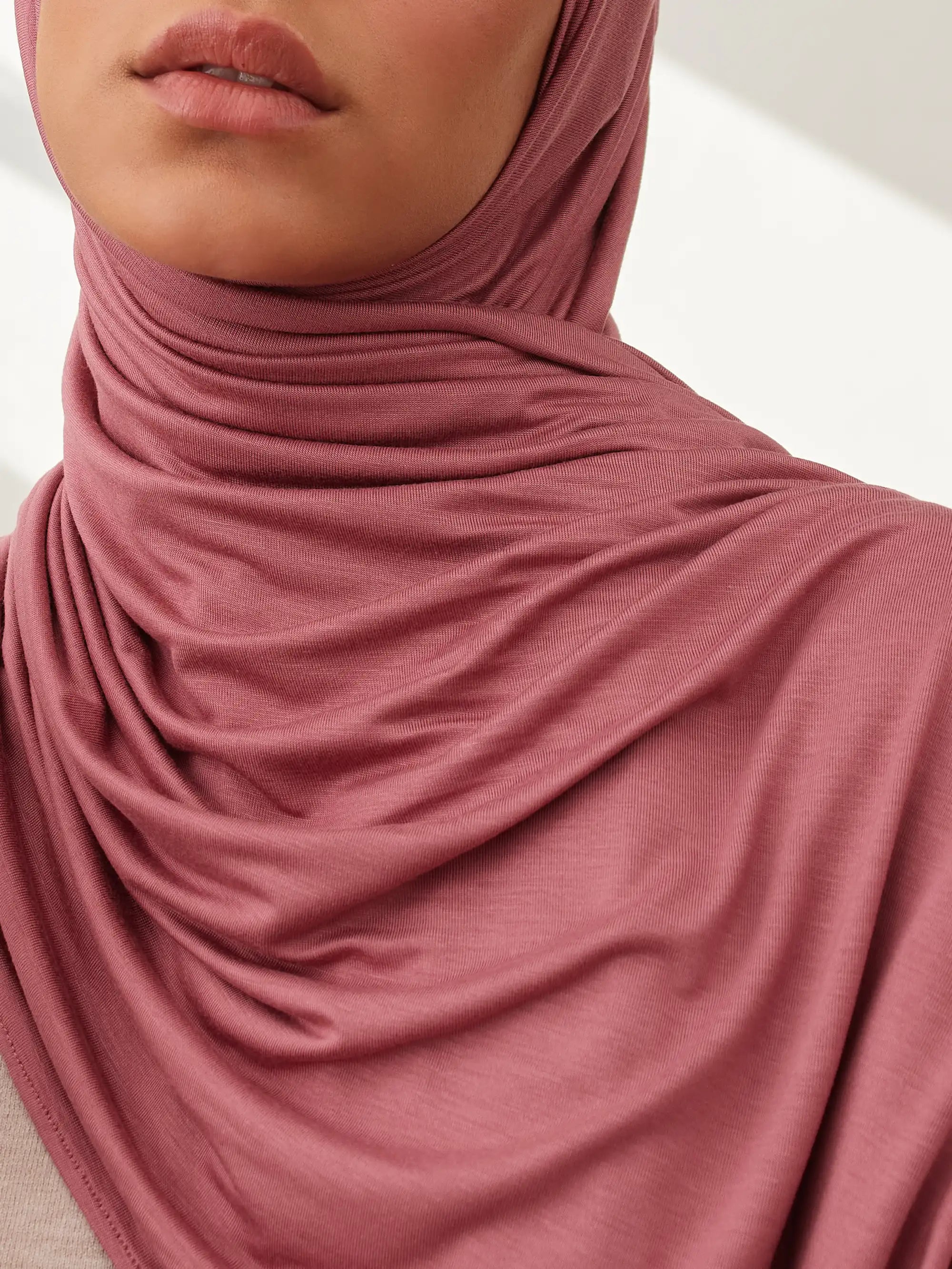 Small Premium Jersey Hijab - Garnet Rose