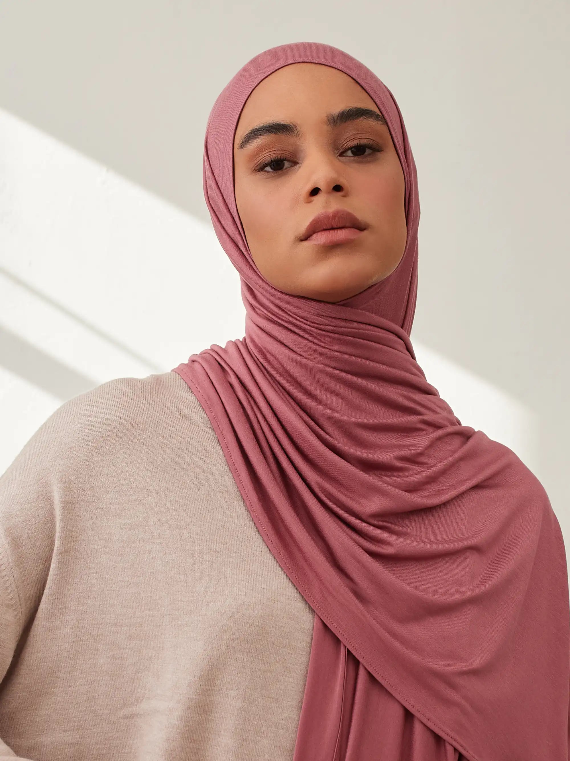 Premium Jersey Hijab - Garnet Rose