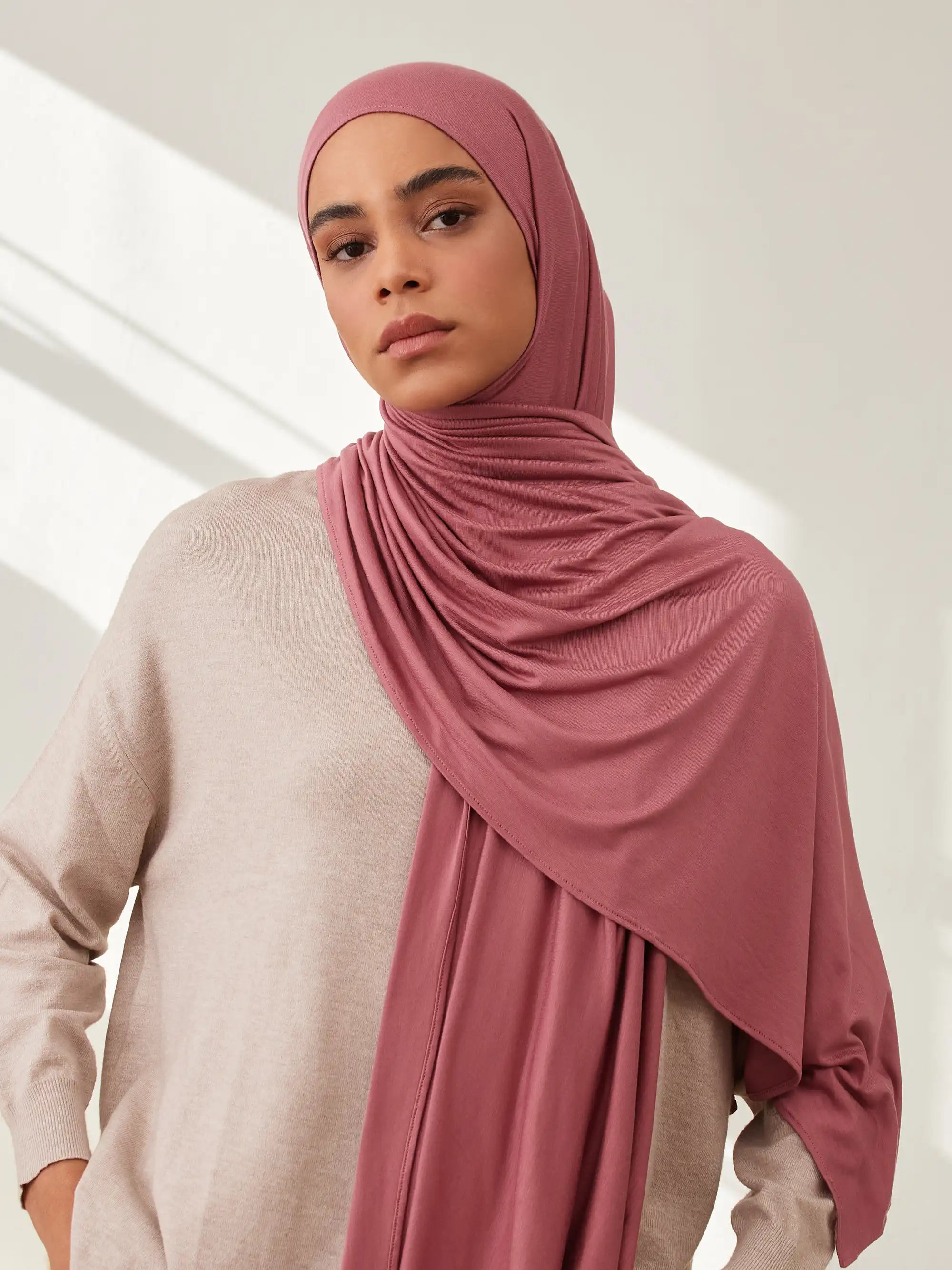 Small Premium Jersey Hijab - Garnet Rose