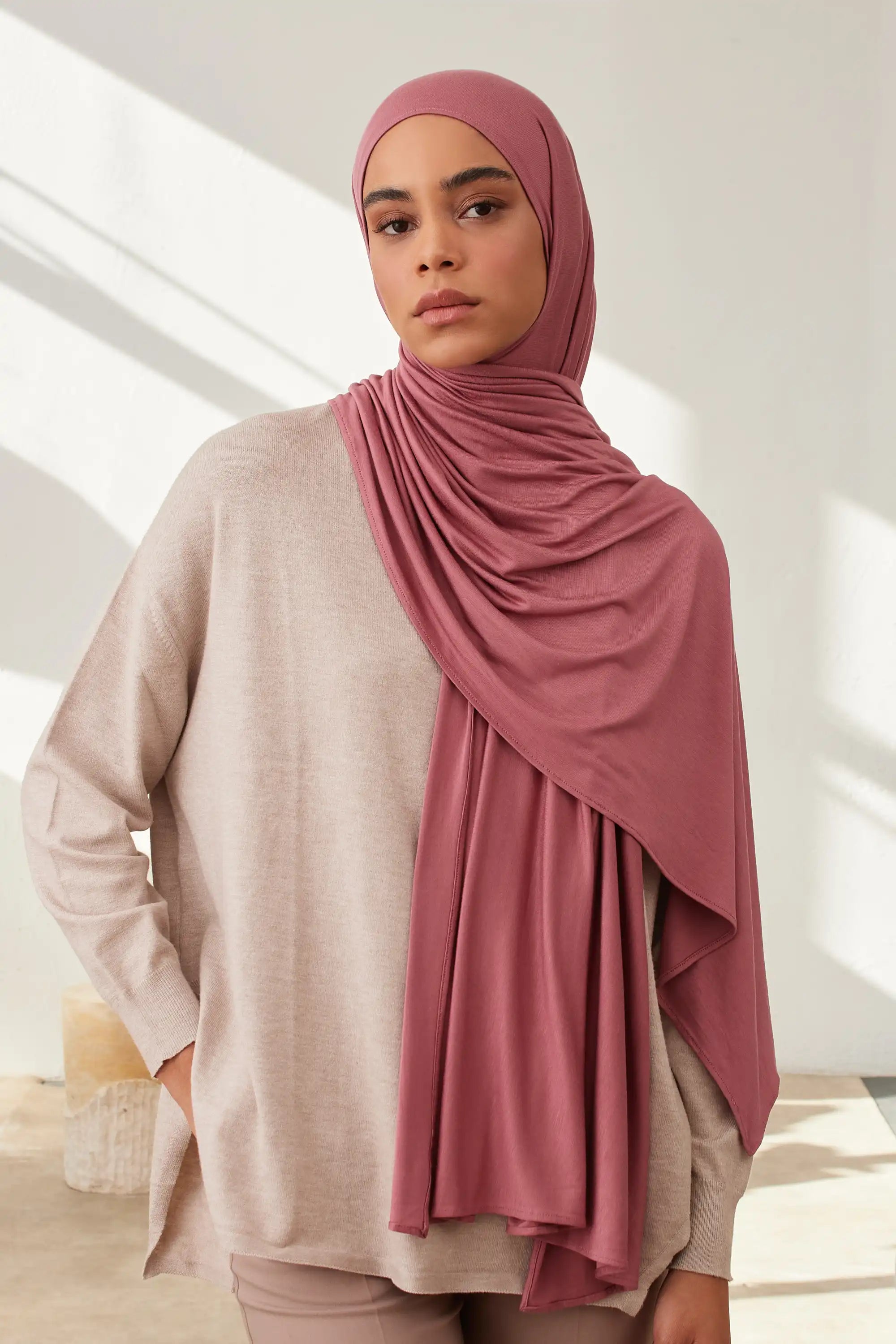 Small Premium Jersey Hijab - Garnet Rose