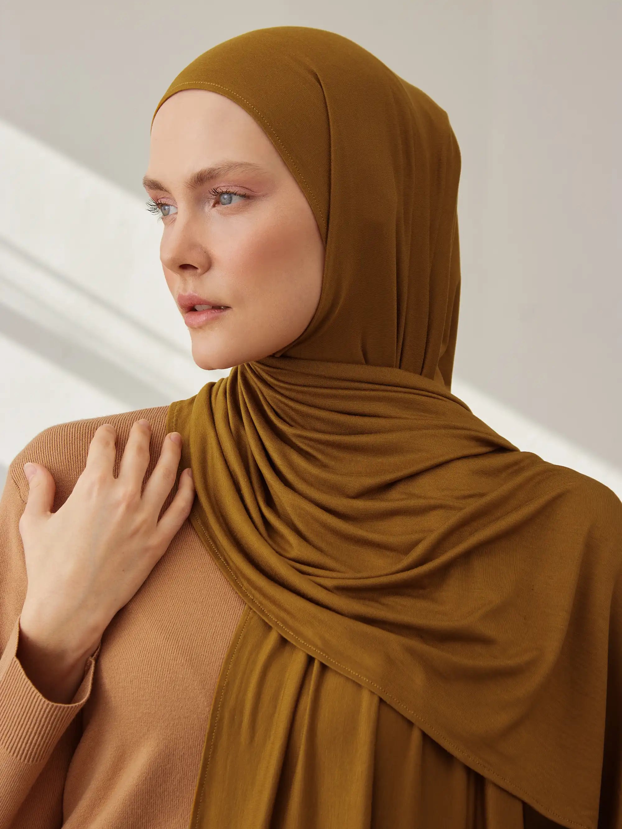 Small Premium Jersey Hijab - Bronze