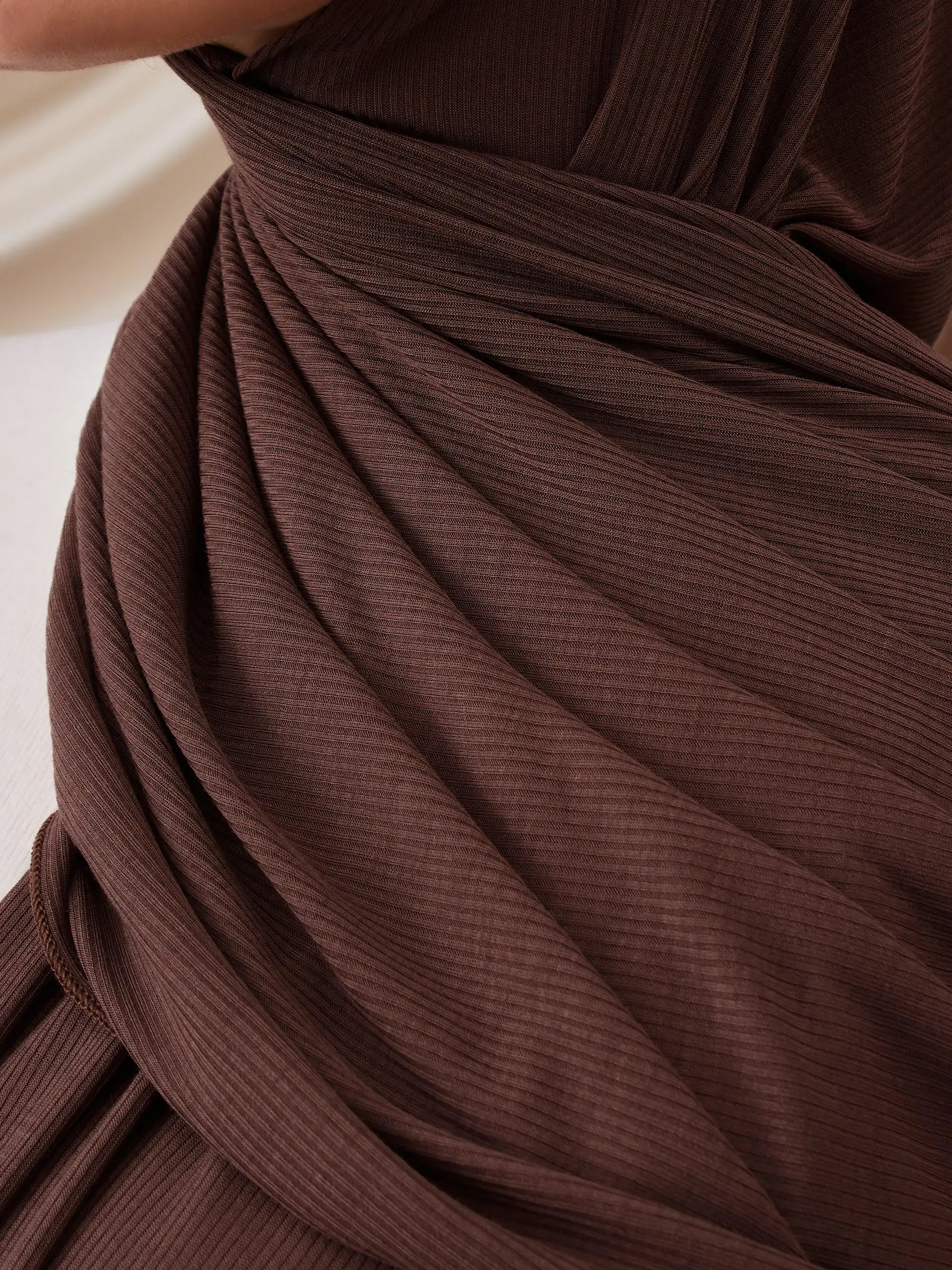 Small Ribbed Jersey Hijab - Mocha