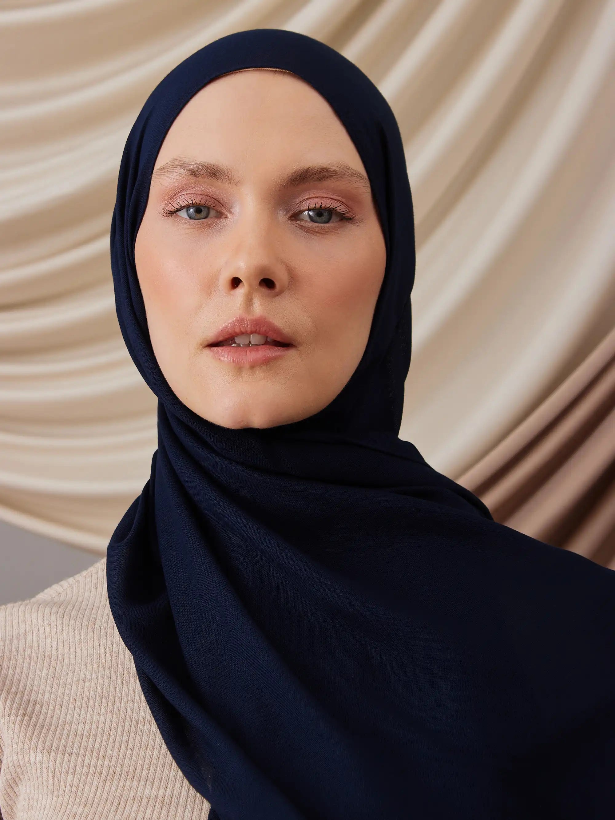 Summer Woven Hijab - Navy