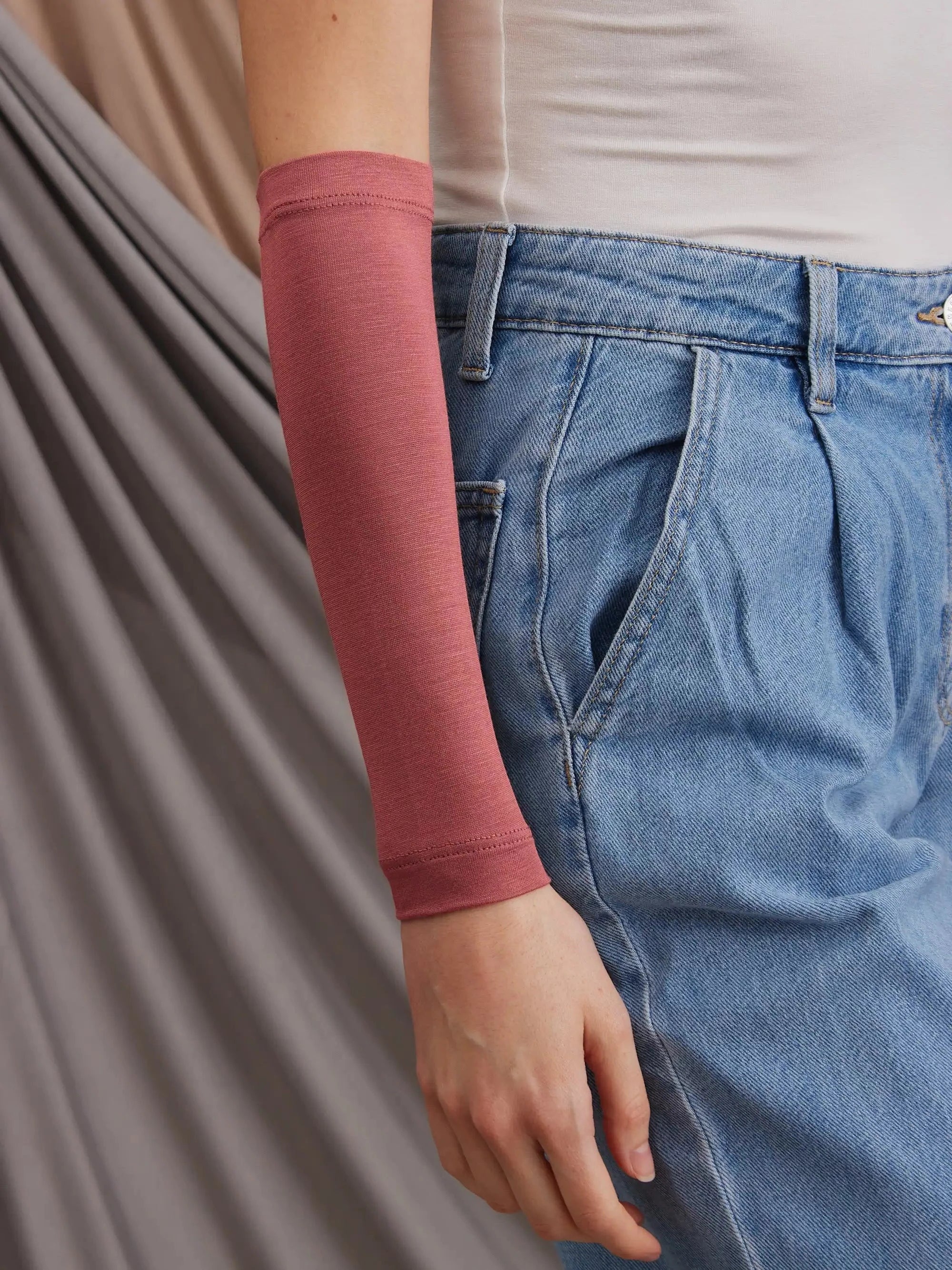 Arm Cover - Garnet Rose