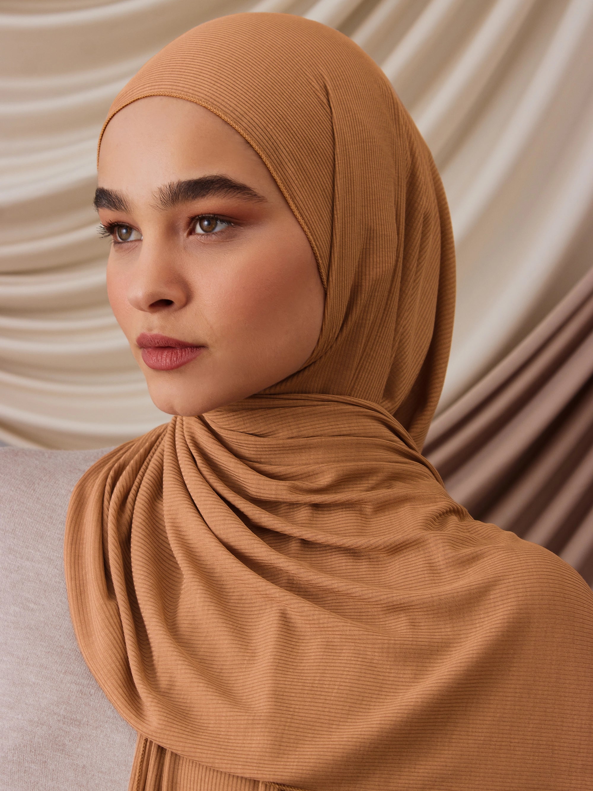 Small Ribbed Jersey Hijab - Gold Caramel